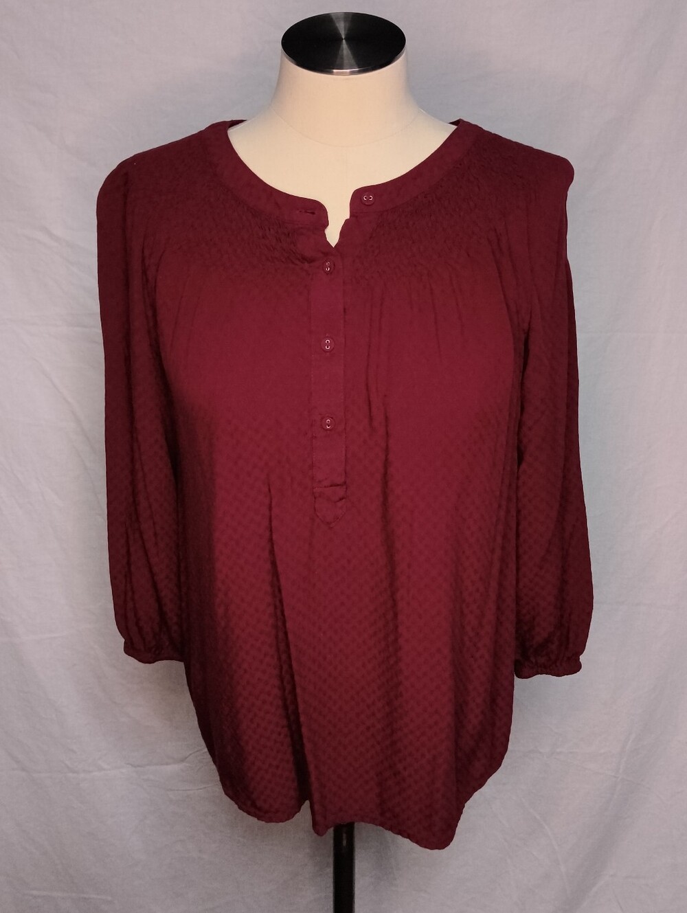 Croft & Barrow Burgundy Textured 3/4 Sleeve Henley Blouse